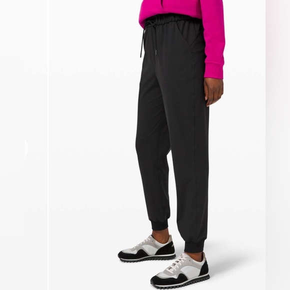 Lululemon Keep Moving Jogger Black size 6 - Picture 1 of 12